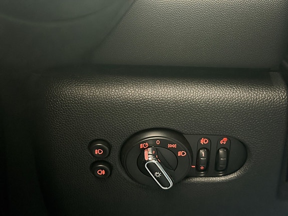 MINI Cooper 22 of 26