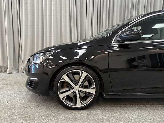 Peugeot 308 SW 4 of 14