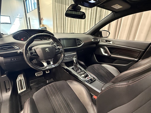 Peugeot 308 SW 10 of 14