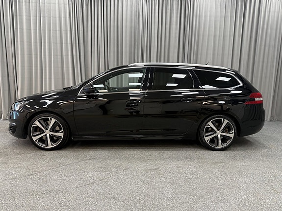 Peugeot 308 SW 2 of 14