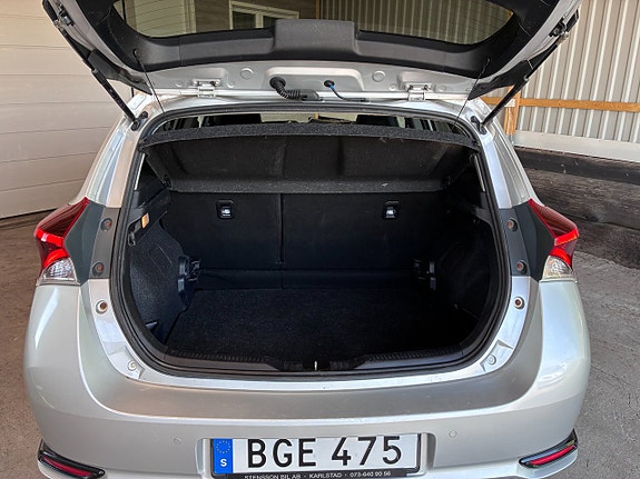 Toyota Auris 7 of 11