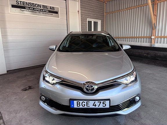 Toyota Auris 3 of 5