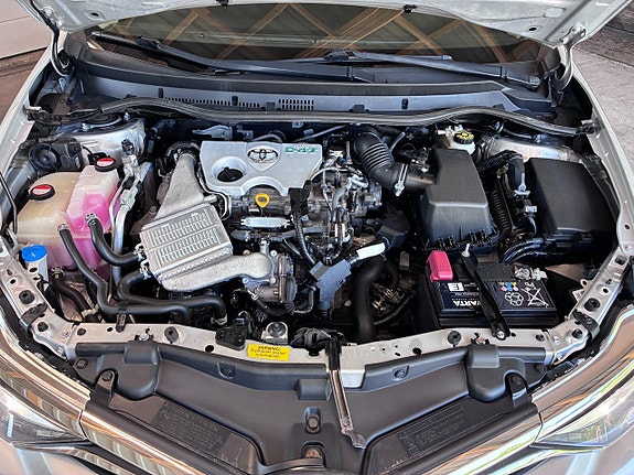 Toyota Auris 4 of 5