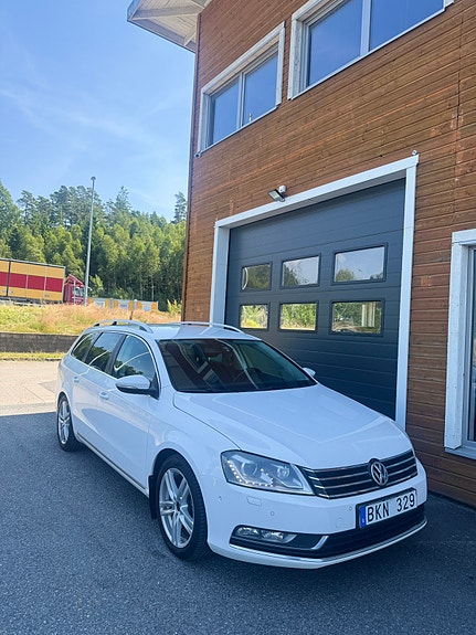 Volkswagen Passat 2 of 5
