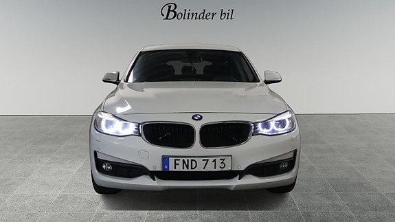 BMW 318d 2 of 16