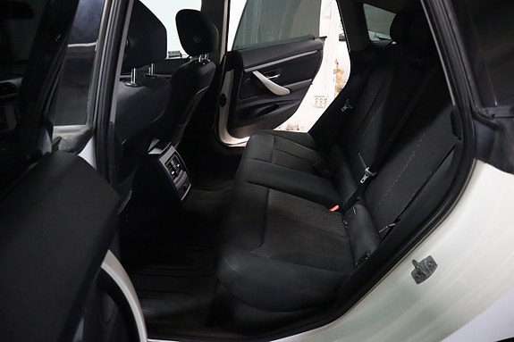 BMW 318d 9 of 16