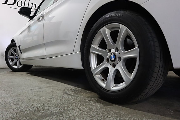 BMW 318d 16 of 16