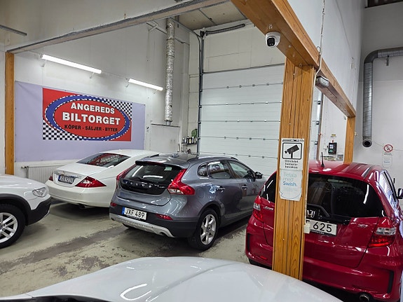 Volvo V40 Cross Country 6 of 16