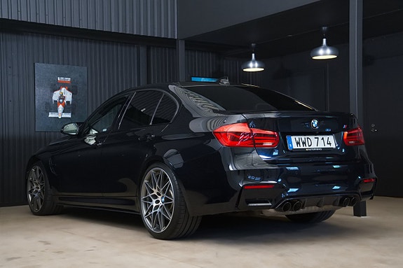 BMW M3 3 of 5