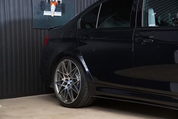 BMW M3 4 of 5