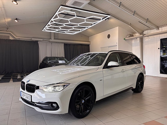 BMW 320d 4 of 5