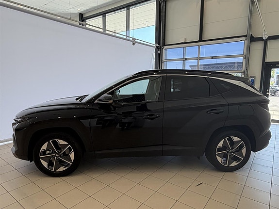Hyundai Tucson 2 of 5