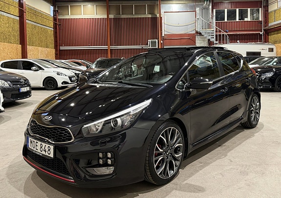 Kia Ceed 2 of 5