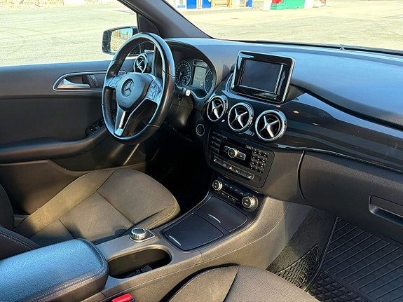 Mercedes-Benz B180 11 of 20