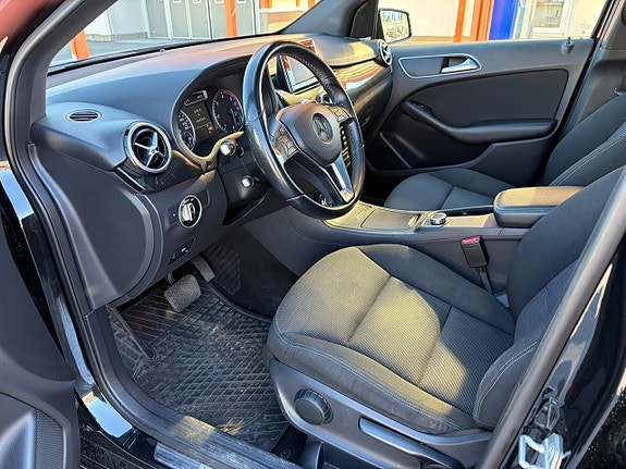 Mercedes-Benz B180 12 of 20