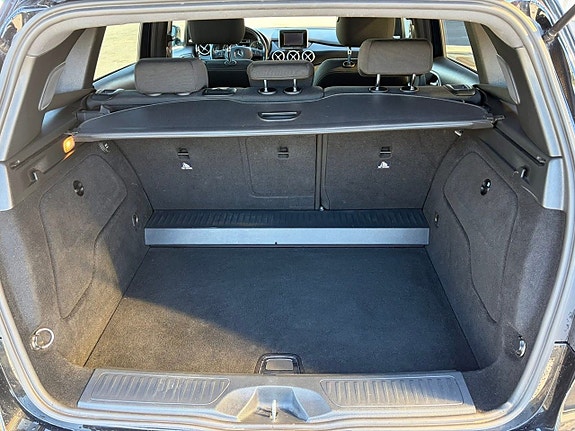 Mercedes-Benz B180 18 of 20