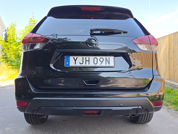 Nissan X-Trail 3 of 5