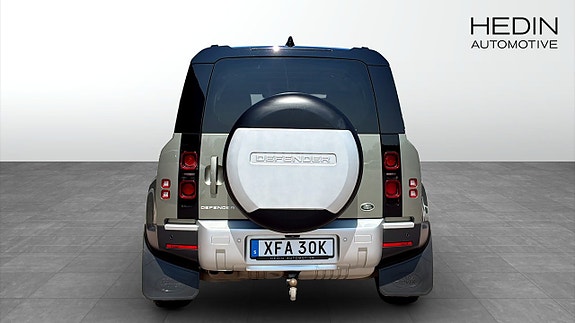 Land Rover Defender 110 7 of 9