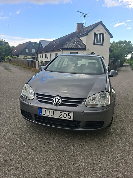Volkswagen Golf V 9 of 13