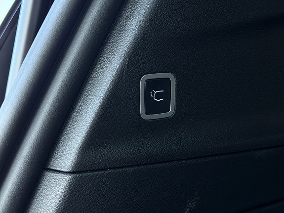 Chrysler Pacifica 10 of 30