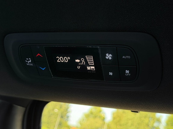 Chrysler Pacifica 25 of 30