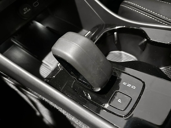 Volvo EC40 14 of 19