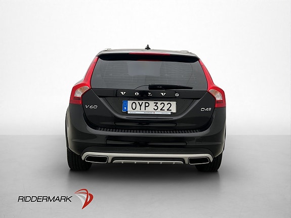 Volvo V60 Cross Country 2 of 5