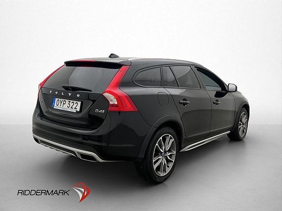 Volvo V60 Cross Country 3 of 5