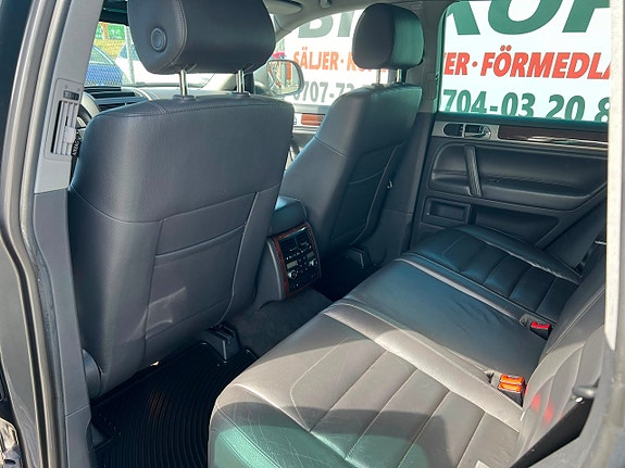 Volkswagen Touareg 6 of 6