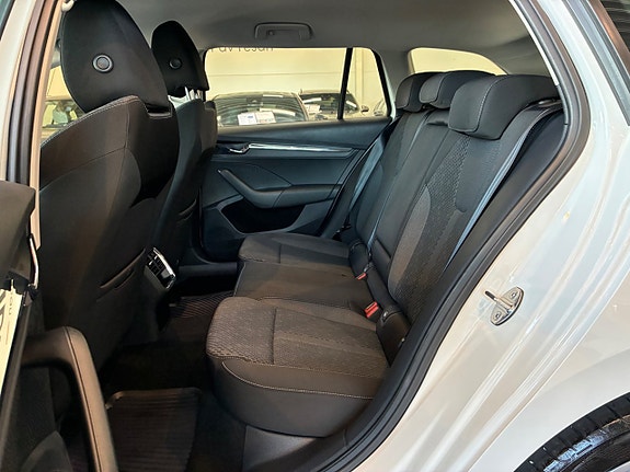 Skoda Octavia 13 of 23