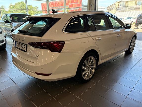 Skoda Octavia 6 of 23