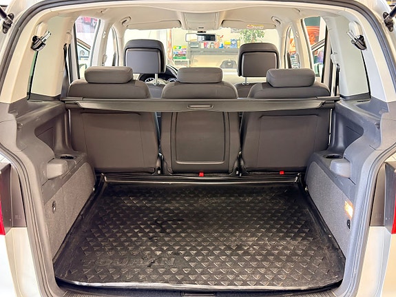 Volkswagen Touran 12 of 21
