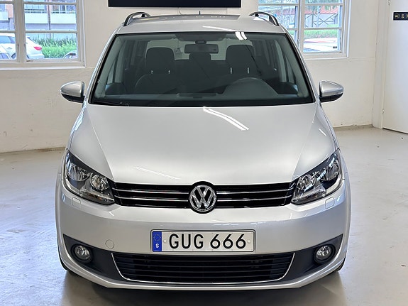 Volkswagen Touran 4 of 5