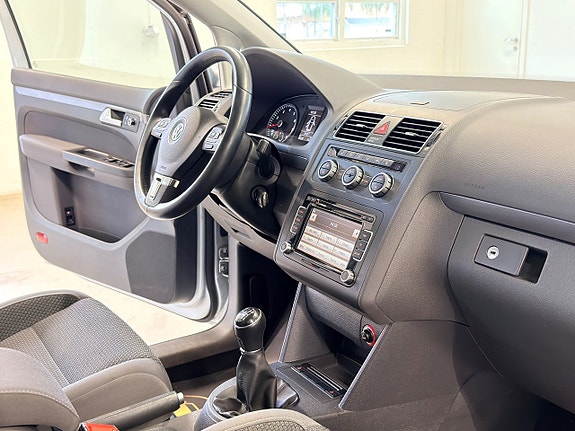 Volkswagen Touran 10 of 21