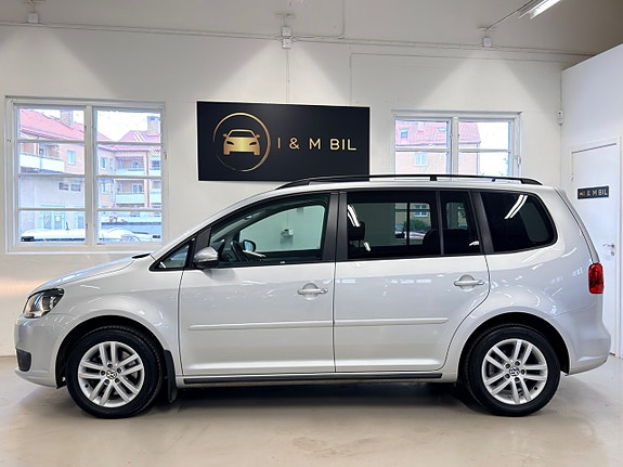 Volkswagen Touran 3 of 5