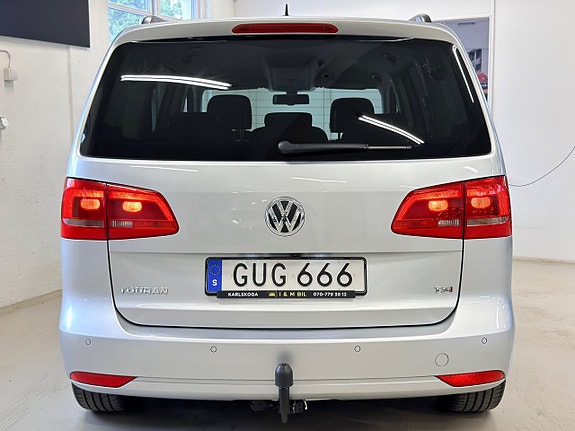 Volkswagen Touran 8 of 21