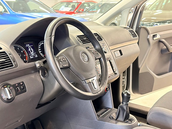 Volkswagen Touran 14 of 21