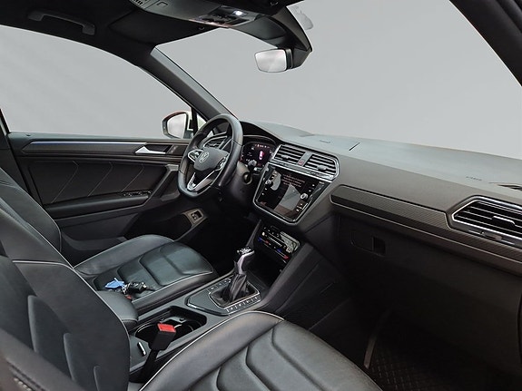 Volkswagen Tiguan 6 of 9