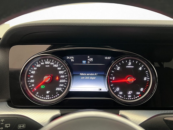 Mercedes-Benz E200 d 15 of 28