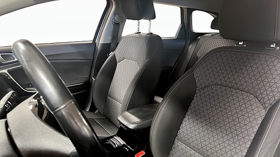 Kia Ceed 8 of 13