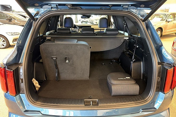 Kia Sorento 4 of 20