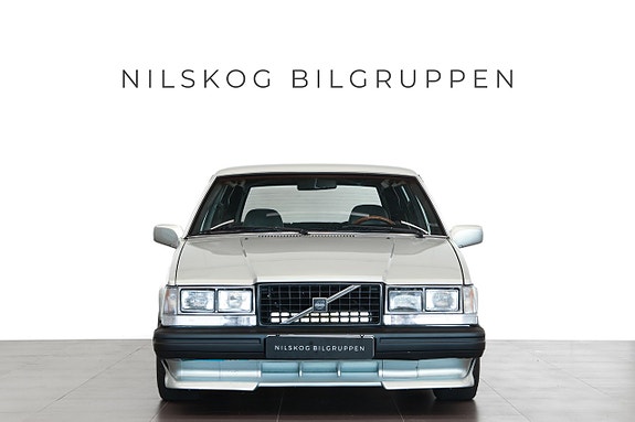 Volvo 740 2 of 5