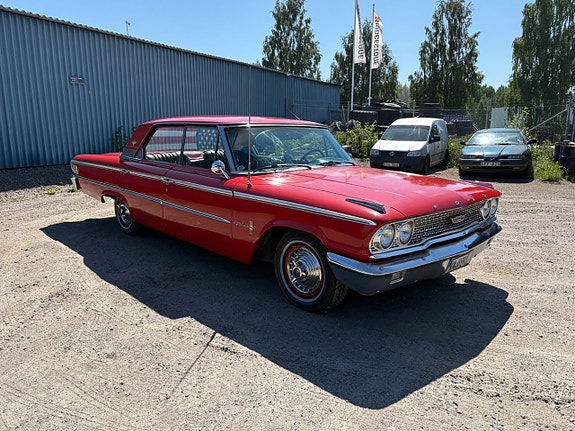 Ford Galaxie 5 of 5