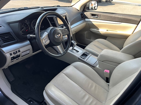 Subaru Outback 9 of 10