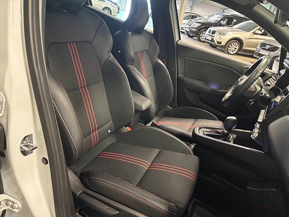 Renault Clio 8 of 11