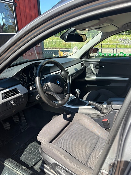 BMW 320d 5 of 5