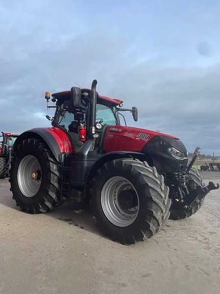 Case IH OPTUM 300 CVX 3 of 5