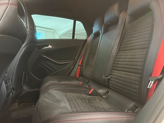Mercedes-Benz CLA45 7 of 20