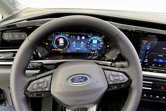 Ford Transit Connect 9 of 11