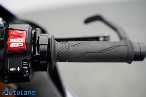 Yamaha YZF-R1 *Akrapovic, Nyservad 24 of 29